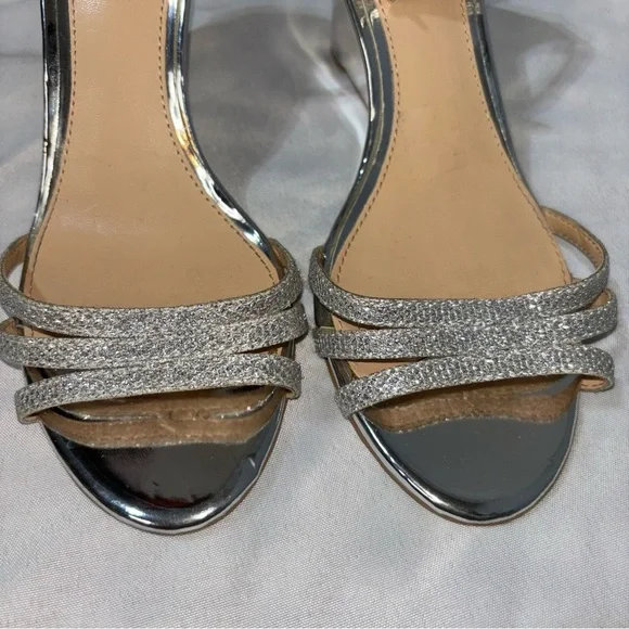 Jewel Badgley Mischka Hunt Women's Sandal, Silver, 6 - Picture 10 of 13
